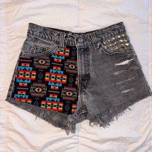 CUSTOM LEVi SHORTS -SiZE 00